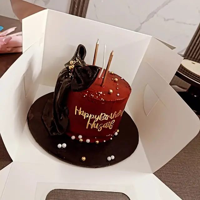 Boxed Chocolate: Fondant drape, gold script