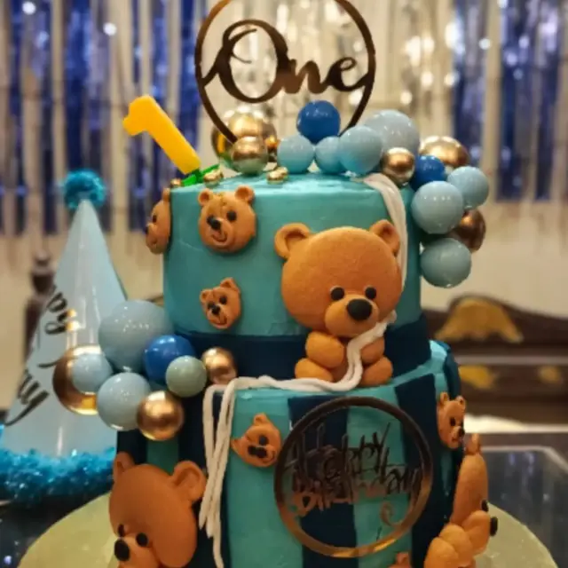 Teddy Turns One: Bears, balloons, gold ‘One’